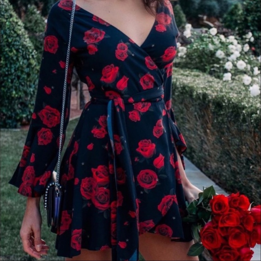 White Fox Boutique Something About You Dress Russian Rose Black in Small